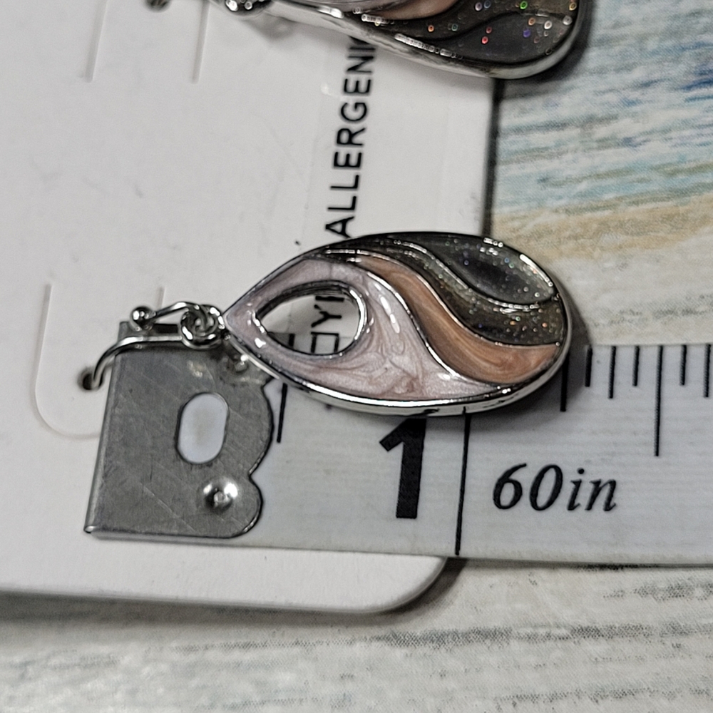 Christopher & Banks Silver and Pink Jewelry Set. - Picture 6 of 12